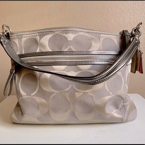 Medium size Coach bag